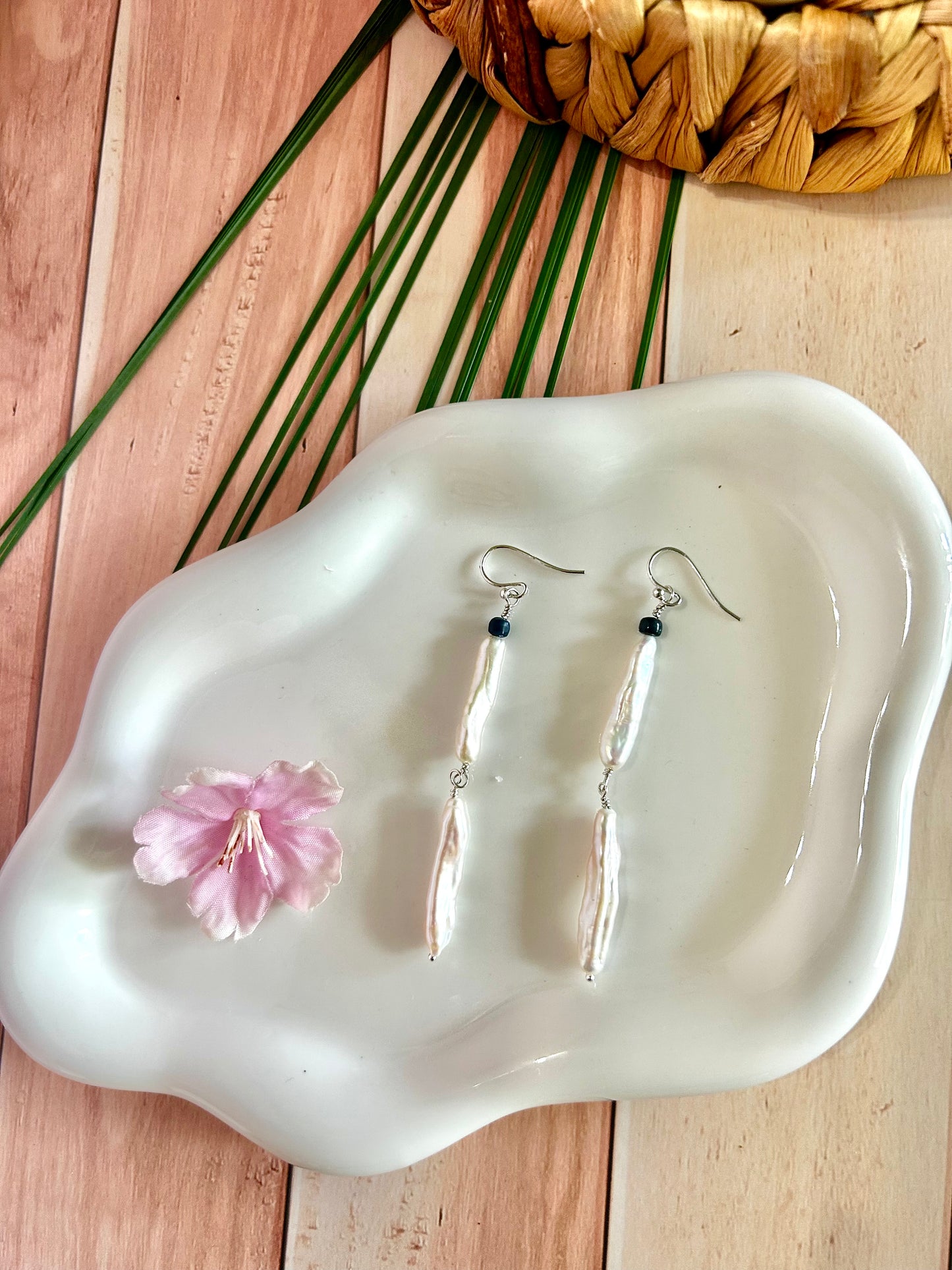 Rin Pearl Drop Earrings