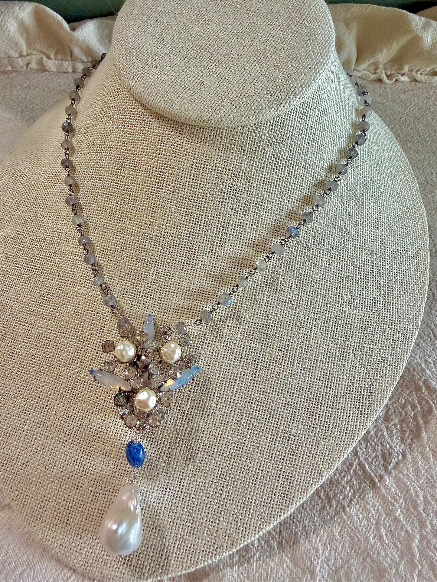 Gatsby Pendant Necklace